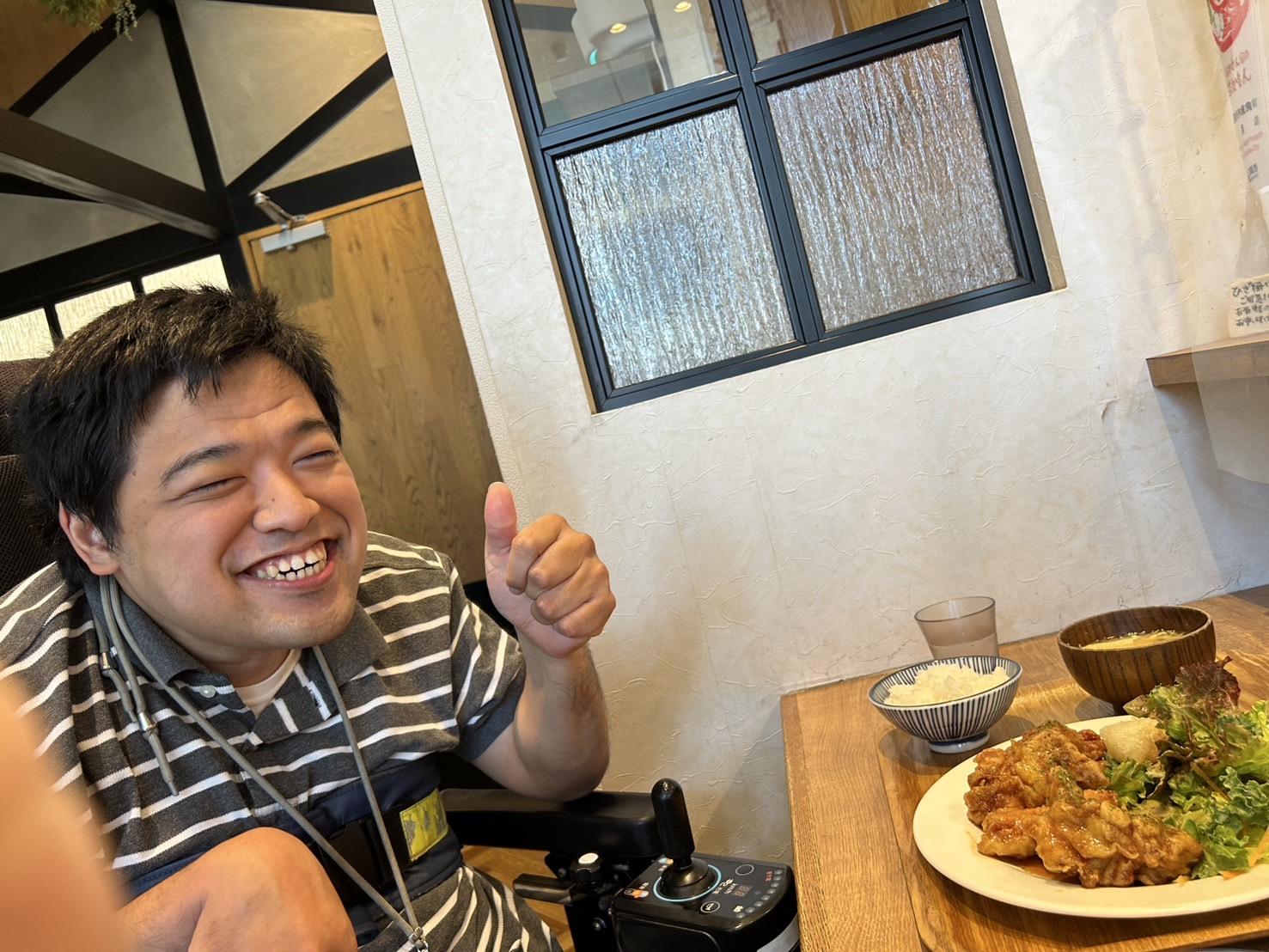 うまっ！グッドすぎて思わずサムズアップ👍✨ 最高のランチタイムでした！