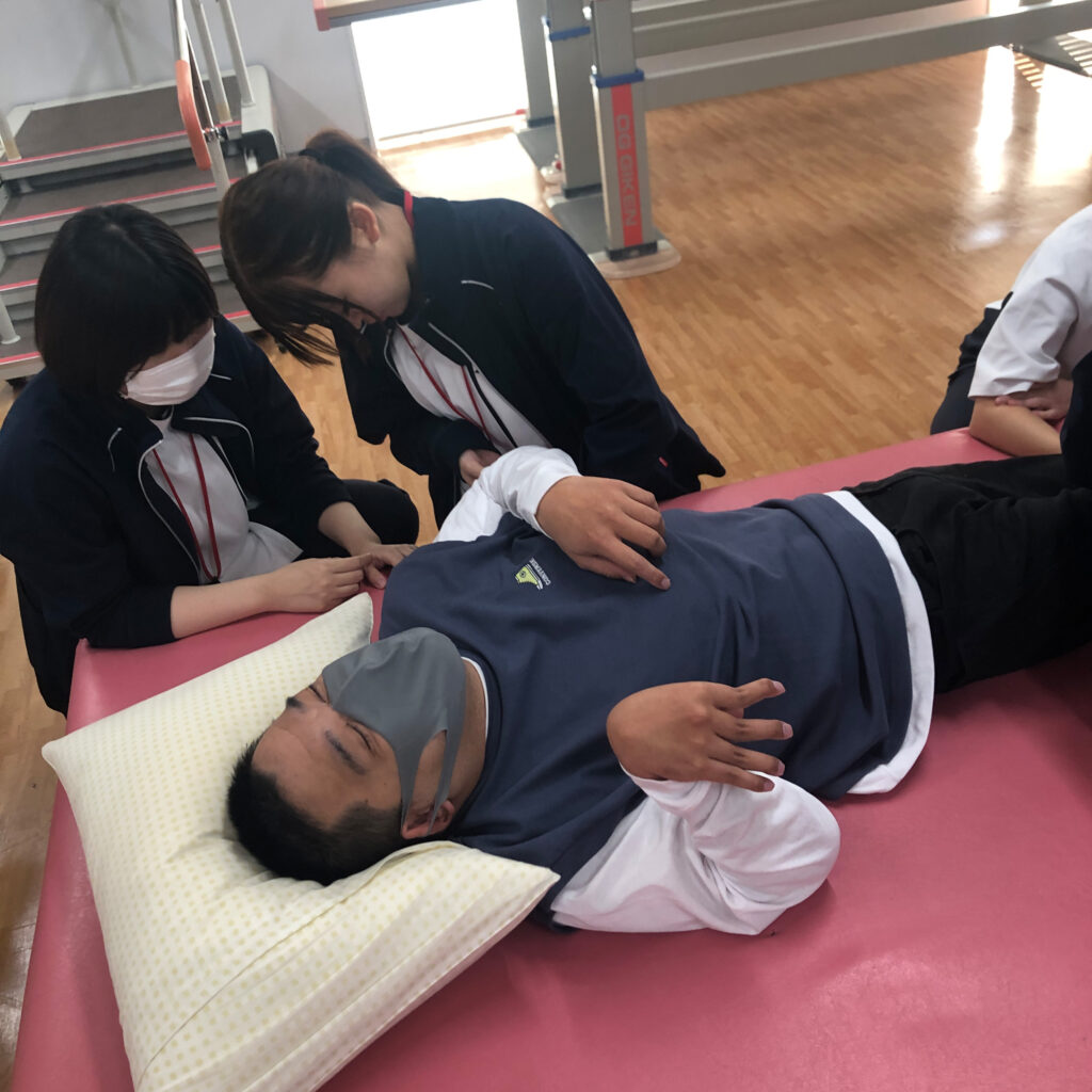 麻生リハビリテーション大学校にて実習モデルの協力をしています